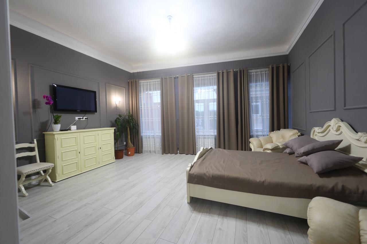 Apartment Old Town Kamianets-Podilskyi Ngoại thất bức ảnh